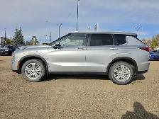 2024 Mitsubishi Outlander SE - Photo 3