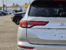 2024 Mitsubishi Outlander SE - Photo 13