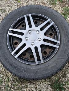 EUC GOOD YEAR NORDIC WINTER TIRES - Photo 3