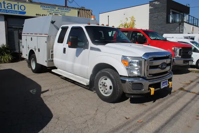 2016 Ford F-350 XLT Service body truck DRW 6.2L Gas