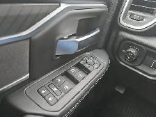 2026 Ram 3500 Big Horn | Dual Rear Wheels (DRW) - Photo 19