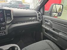 2026 Ram 3500 Big Horn | Dual Rear Wheels (DRW) - Photo 30