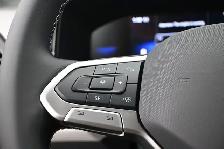 2025 Volkswagen Taos Trendline 4MOTION Clean CARFAX | AWD | Heat - Photo 12