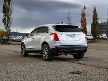 2017 Cadillac XT5 Luxury AWD 3.6L | Forward Collision Alert - Photo 6