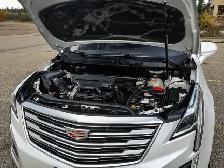 2017 Cadillac XT5 Luxury AWD 3.6L | Forward Collision Alert - Photo 10