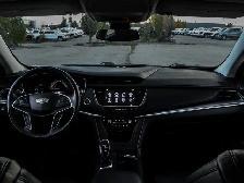 2017 Cadillac XT5 Luxury AWD 3.6L | Forward Collision Alert - Photo 17
