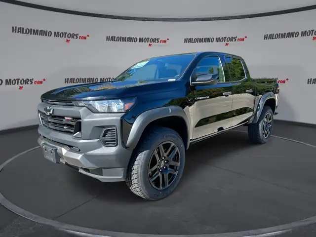 2024 Chevrolet Colorado Trail Boss Crew Cab 5' Box 4WD |