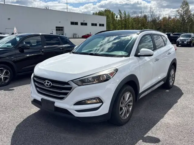 2017 HYUNDAI TUCSON  AWD  NO ACCIDENTS LIMITED