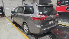 2015 Toyota Sienna 7-Passenger 4dr Mini-Van - Photo 2