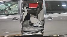 2015 Toyota Sienna 7-Passenger 4dr Mini-Van - Photo 10