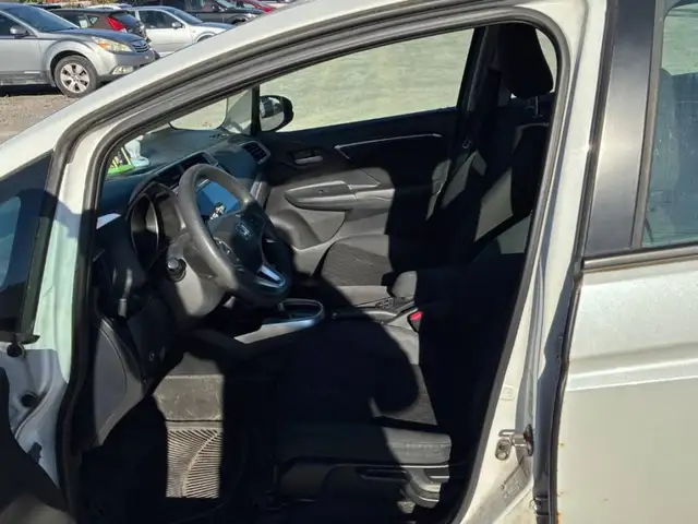 2016 HONDA FIT  NO ACCIDENTS  MUST SEE LX