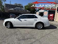 2012 Chrysler 300 Limited 4dr Rear-wheel Drive (CERTIFIED) - Photo 8