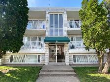 Bright 2 Bedroom Apartment in St. Catharines