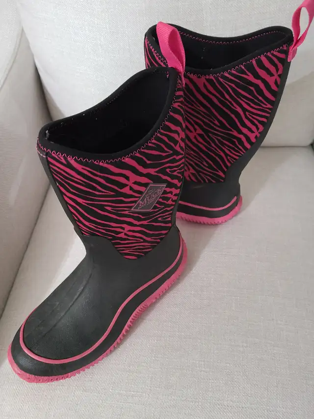 Youth girl Witer Waterproof Muck boot Size 6