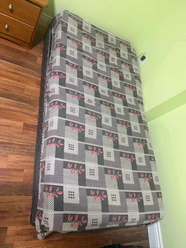 Single mattress