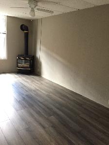 1 Bedroom, 1 bath large eat-in kitchen in Arnprior with Parking - Photo 4