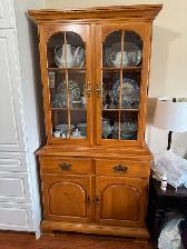Roxton maple dining room set - buffet and hutch (2 pieces)