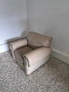 DELIVERY AVAILABLE Real Leather Single Sofa Chair / Single Sofa - Photo 6