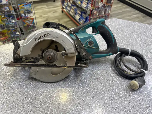 Makita 5477NB Hypoid 7 1/4" Circular Saw