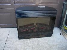 nice fireplace blows hot air, plugs in to any outlet 30' x 25'