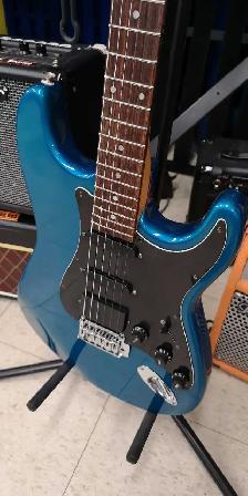 Guitare électrique Cort - Photo 2