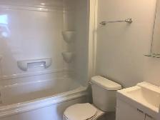 One bedroom with Ensuite 4 pcs bathroom for rent near UOIT - Photo 3