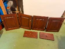 Panneaux, portes & tiroirs de meuble haut de gamme, pin - Lot 8
