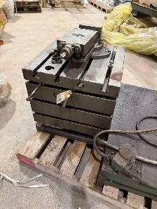 Industrial Milling Machine Table with Swivel Vise, Milton ON - Photo 3