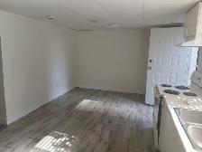 2 Bedrooms 1 washroom spacious bilevel basement in Fleetwood - Photo 2