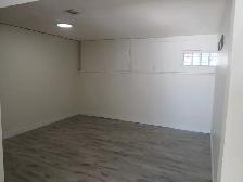 2 Bedrooms 1 washroom spacious bilevel basement in Fleetwood - Photo 6