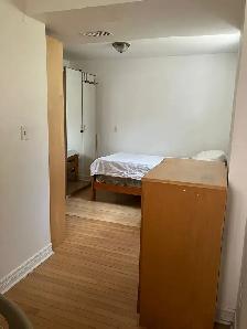Basement Room for Rent near Kipling & Lakeshore - Photo 4