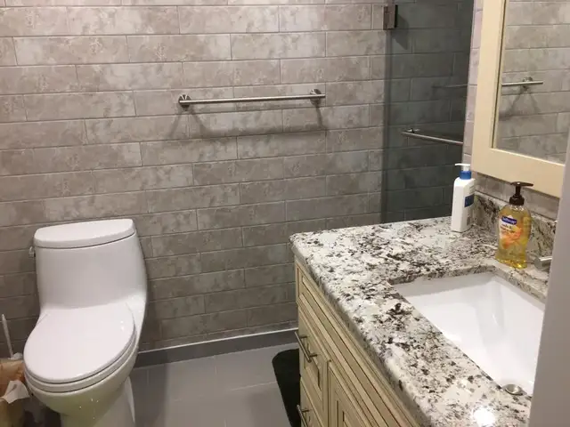 $1695 MODERN 1 BEDROOM APARTMENT WITH PARKING