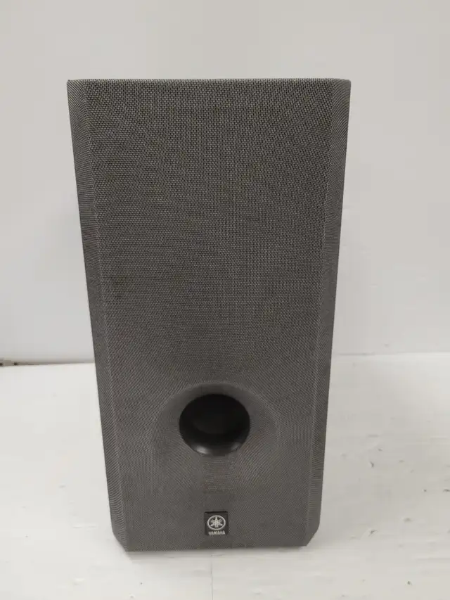 (B1560) Yamaha SW-9201 Subwoofer