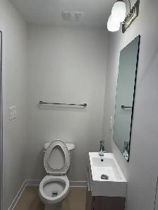 Brand-New Premium Room Near Yorkdale MALL - Utilities Included - Photo 4