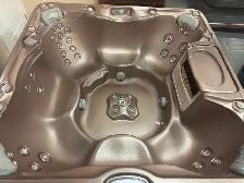 Refurbished 2007 Sundance Chelsee Hot Tub – $5,995 - Photo 2