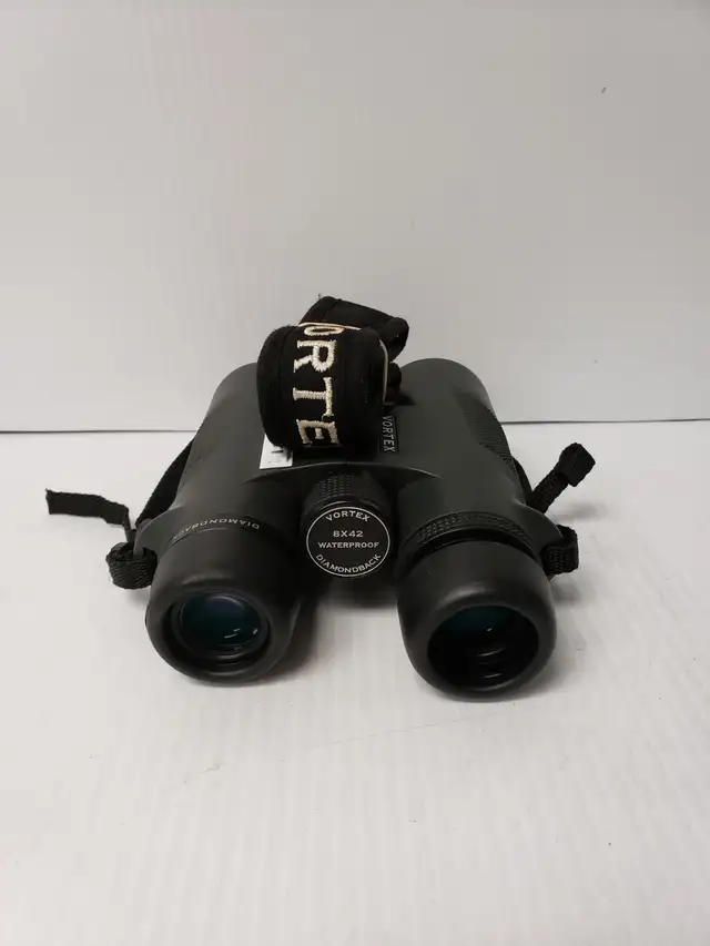 (9925269) Vortex DimaondBack Binoculars - 8X42