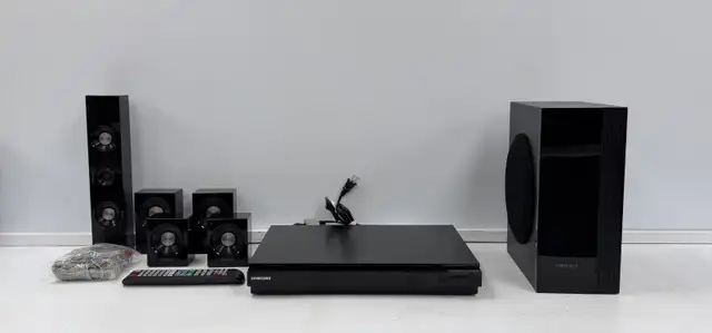 (9925201) Samsung HT-D5100 5.1 Blu-Ray Home Theater System