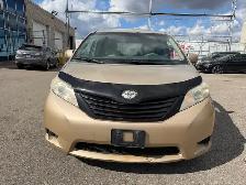 2013 Toyota Sienna LE - 7 Passenger - Photo 2