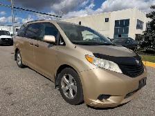 2013 Toyota Sienna LE - 7 Passenger - Photo 3