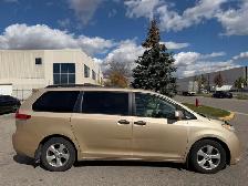 2013 Toyota Sienna LE - 7 Passenger - Photo 4