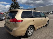 2013 Toyota Sienna LE - 7 Passenger - Photo 5