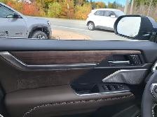 2027 GMC Acadia Denali Ultimate - Photo 11