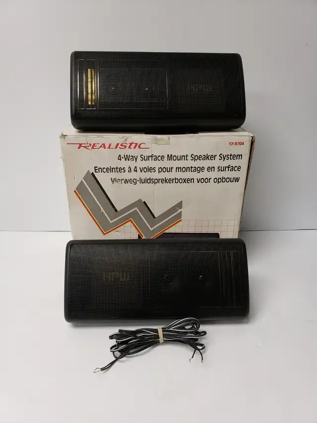 (9925163) Realistic 152-8704 Speakers - Pair