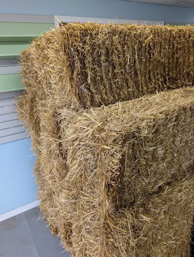 small straw bales winnipeg pu