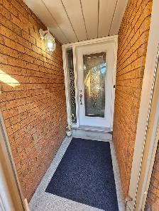 Detached House for Rent - Photo 2