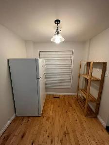 SHARED & PRIVATE ROOM AVAILABLE IN MISSISSAUGA - Photo 3