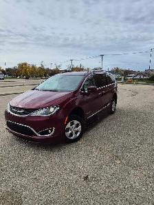 2017 Wheelchair Accessible Chrysler Pacifica - Photo 3