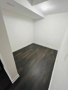PRIVATE ROOM AVAILABLE IN TORONTO - Photo 2