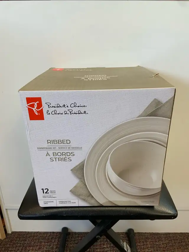 President’s Choice Ribbed Dinnerware Set