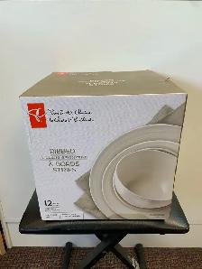 President’s Choice Ribbed Dinnerware Set
